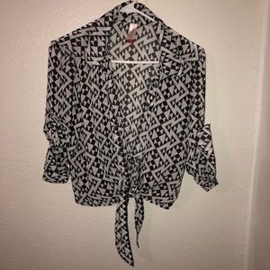 Black and white Aztec design